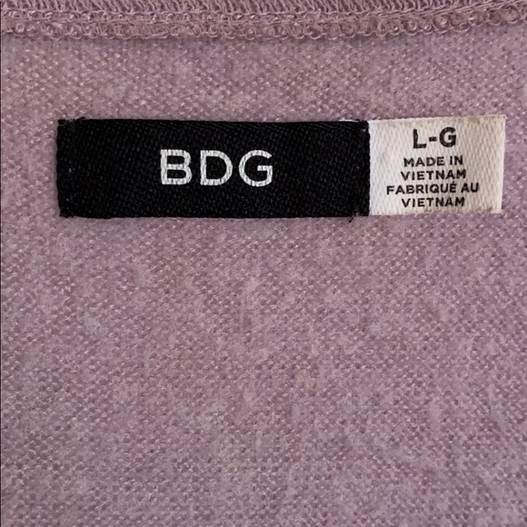 UO Lavender Boxy Oversized V-neck (NWOT) - Picture 6 of 10